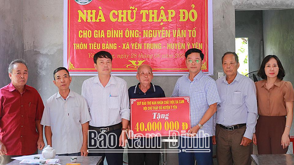 Chung tay trợ giúp người nghèo