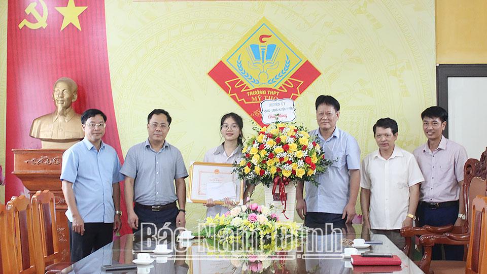 Toàn tỉnh có 423 bài thi tốt nghiệp THPT đạt điểm 10, trong đó có 1 điểm 10 môn Ngữ văn