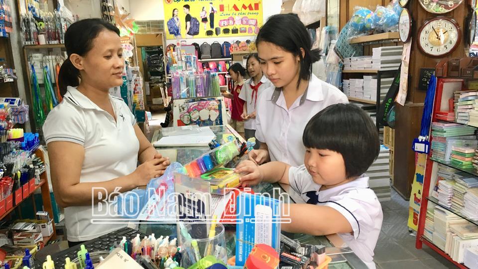 Thị trường sách và đồ dùng học tập trước thềm năm học mới