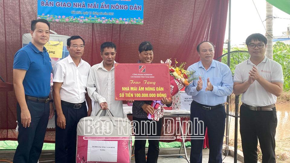 Xã hội hóa nguồn lực cải thiện điều kiện nhà ởcho các hộ gia đình khó khăn