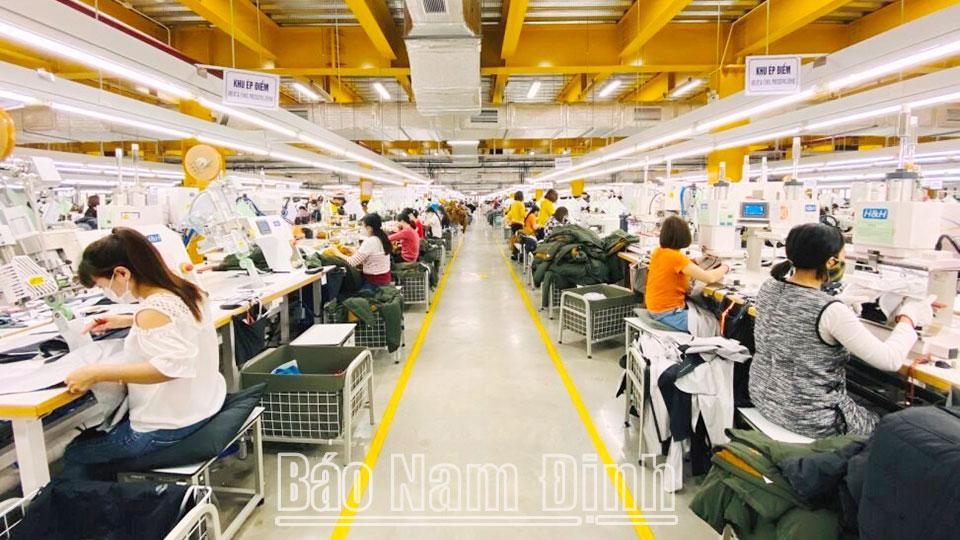 Xây dựng nông thôn mới gắn với giảm nghèo bền vững ở Ý Yên