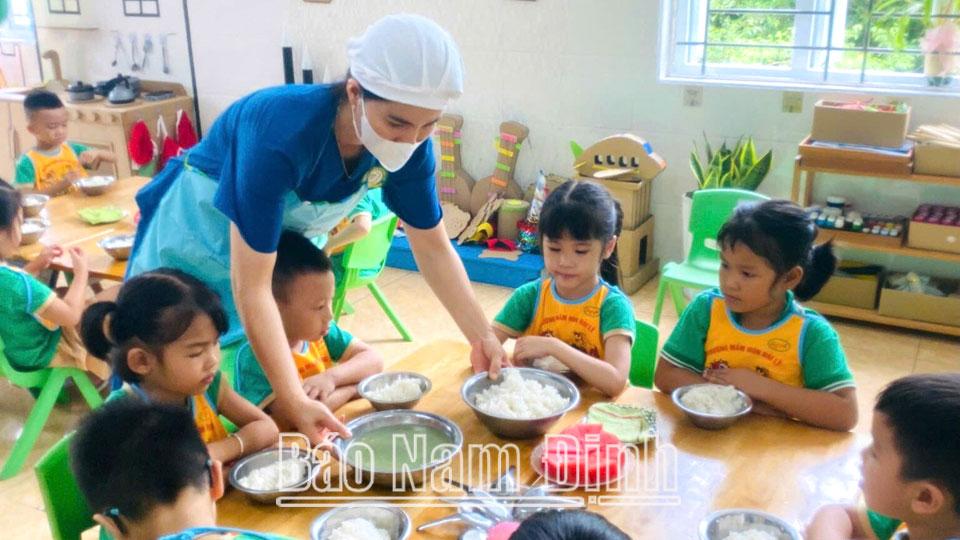 Đảm bảo bữa ăn bán trúcho học sinh an toàn, chất lượng