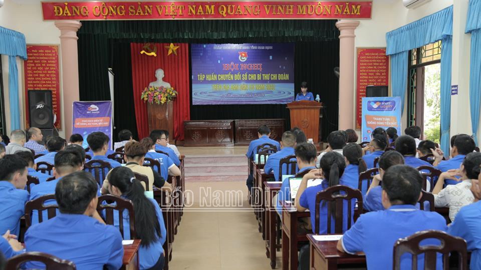Tập huấn về chuyển đổi số cho bí thư chi đoàn trên địa bàn dân cư