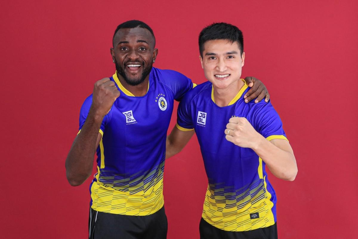 Cựu tuyển thủ Cameroon tiết lộ lý do gia nhập Hà Nội FC