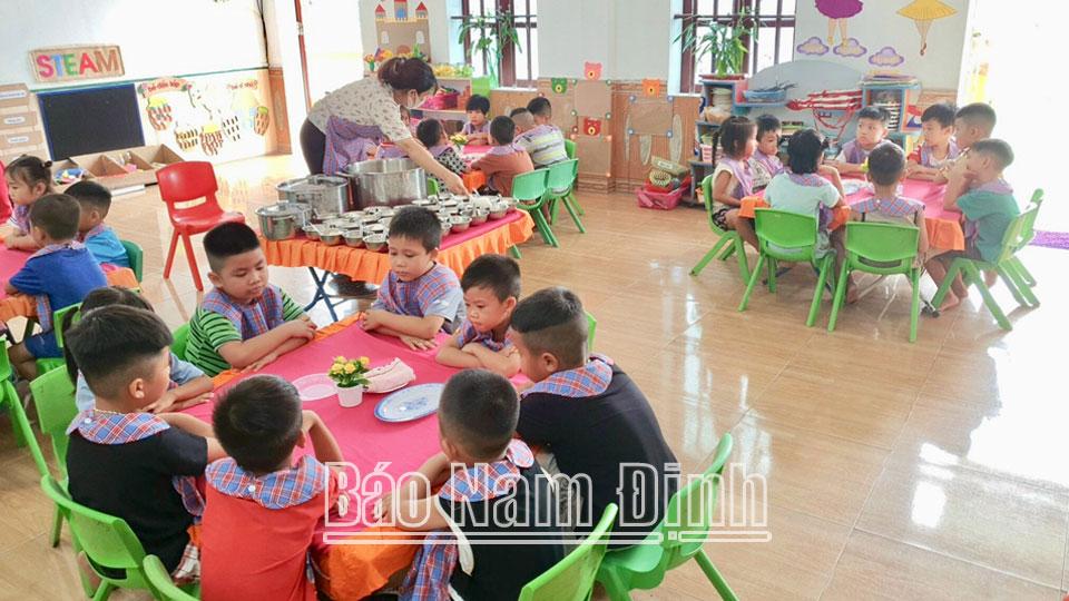 Trường Mầm non Nghĩa Sơnnâng cao chất lượng chăm sóc, giáo dục trẻ