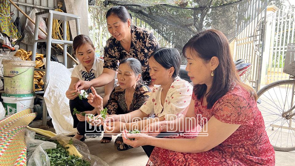 Kỷ niệm 93 năm Ngày thành lập Hội Liên hiệp Phụ nữ Việt Nam (20-10): Hỗ trợ phụ nữ phát triển toàn diện