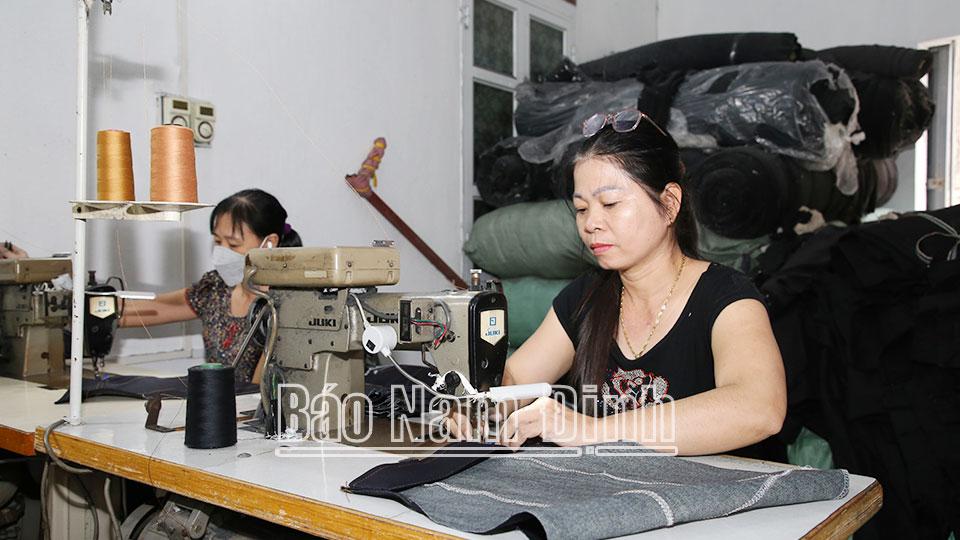 Xây dựng Đảnggắn với chăm lo đời sống nhân dân