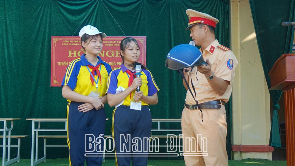 Tiềm ẩn nguy cơ mất an toàn giao thôngđối với học sinh từ xe đạp điện, xe máy điện