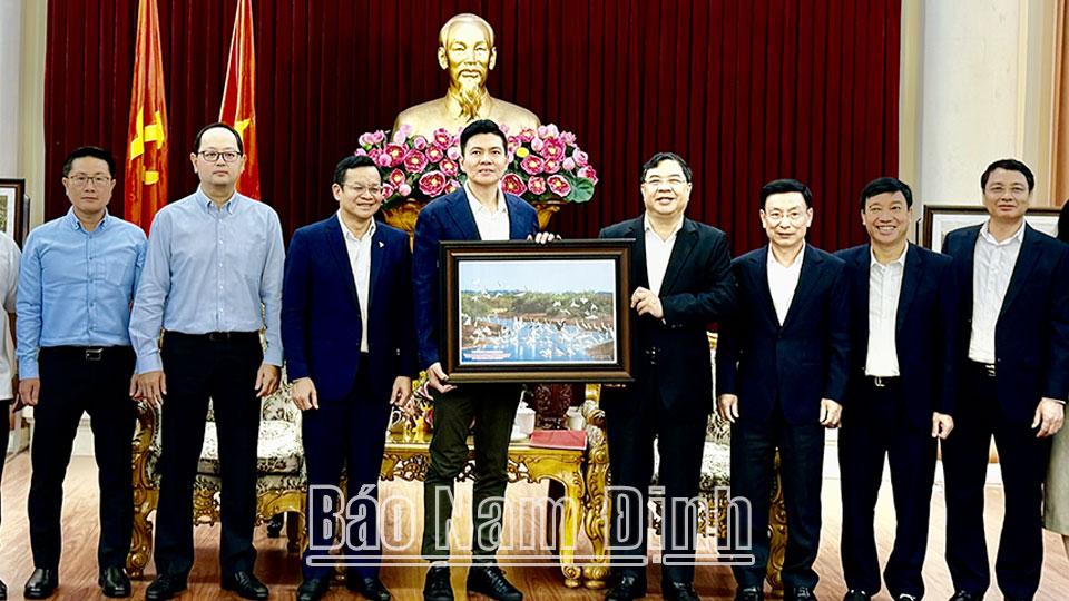 Nhân Ngày doanh nhân Việt Nam (13-10): Chính quyền đồng hành, doanh nghiệp đồng tâm đầu tư phát triển