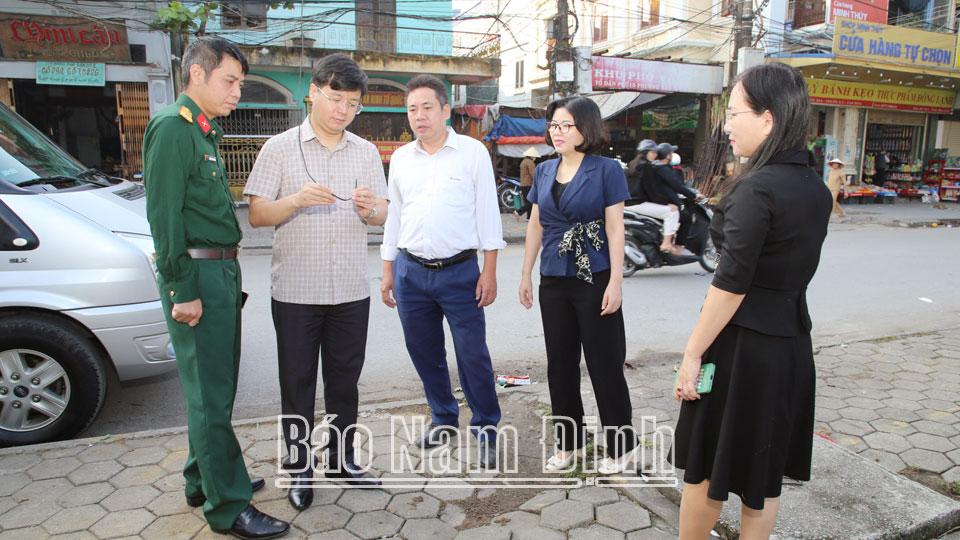Thường trực HĐND tỉnh khảo sát việc chỉnh trang mạng cáp viễn thông và các vị trí có hạ tầng sử dụng chung trên địa bàn thành phố Nam Định