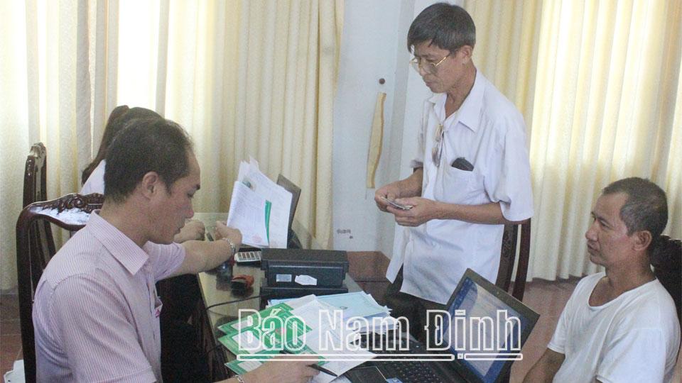 Vốn tín dụng ưu đãi tiếp sức cho học sinh, sinh viên khó khăn tiếp tục đến trường