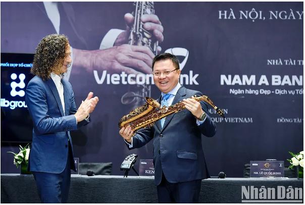 Lan tỏa tinh thần thiện nguyện, vì cộng đồng từ đêm nhạc Kenny G Live in Vietnam