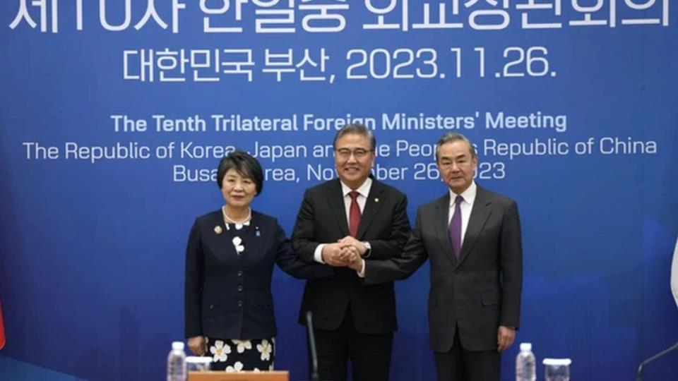 Nhất trí khôi phục hợp tác giữa ba nước Đông Á