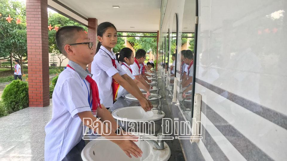 Xây dựng "nhà vệ sinh thân thiện"tại các trường tiểu học