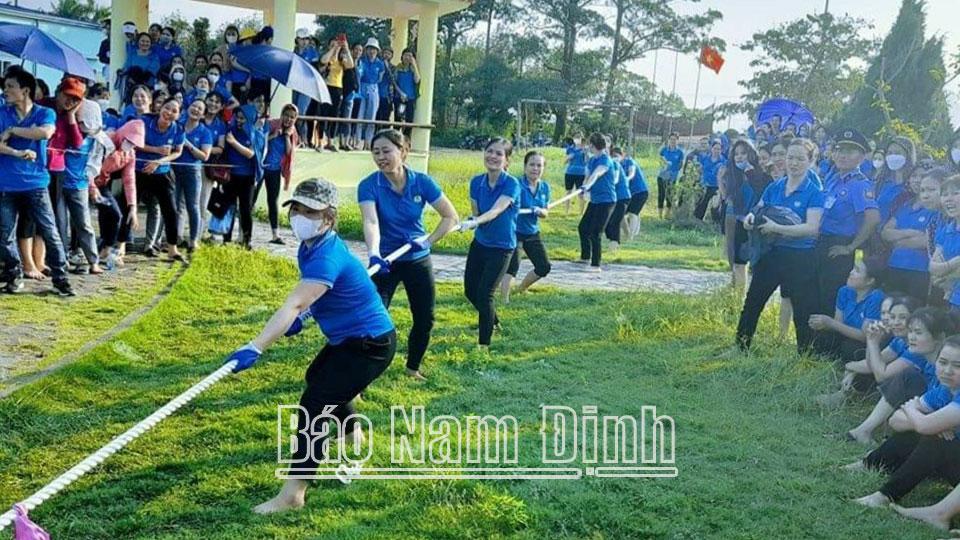 Phát huy vai trò tổ chức Công đoàn trong xây dựngcơ quan, doanh nghiệp đạt chuẩn văn hóa