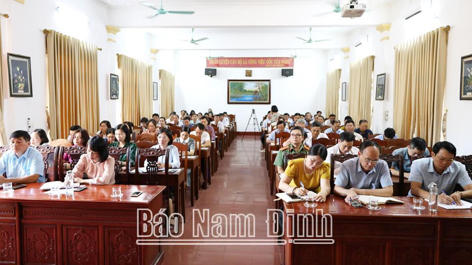 Nghĩa Hưng chú trọng công tácgiáo dục chính trị, tư tưởng cho cán bộ, đảng viên