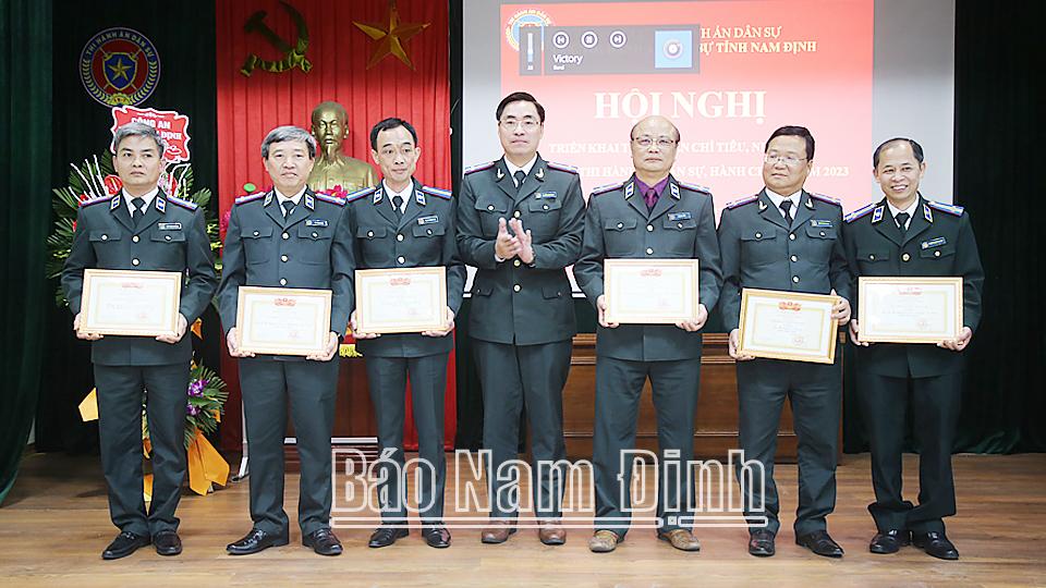 Đổi mới công tác thi hành án dân sự, tích cực theo dõi thi hành án hành chính