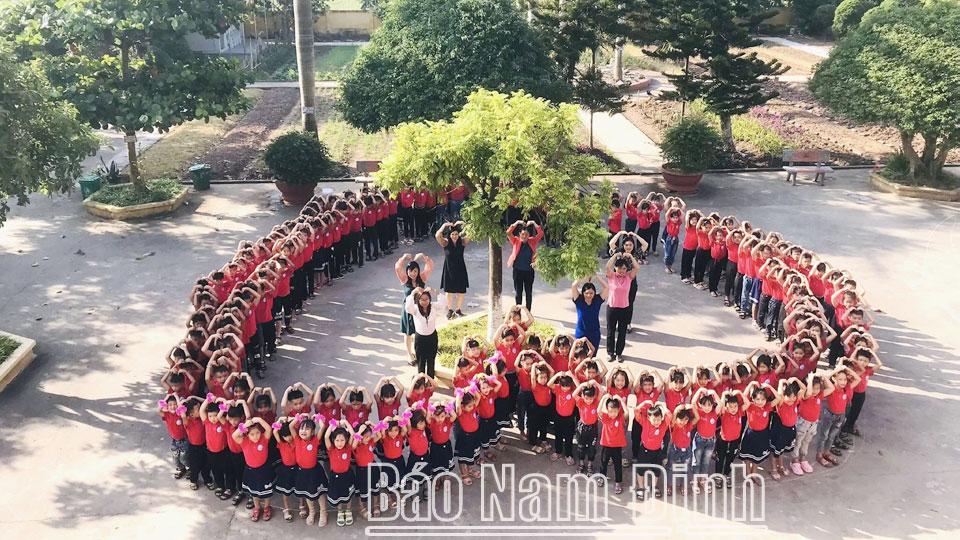 Huyện Đoàn Nghĩa Hưng quan tâm chăm lo, giáo dục thiếu niên, nhi đồng