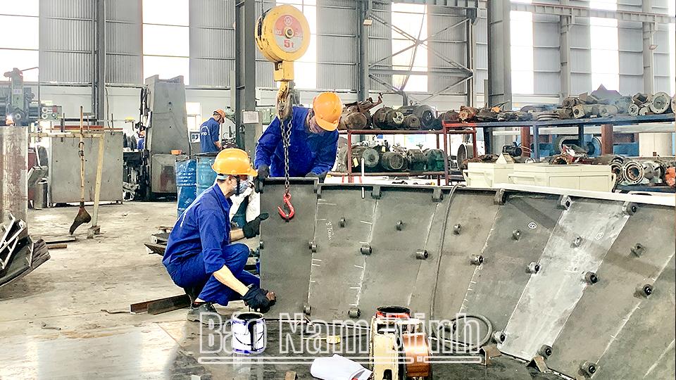 Thu ngân sách thêm một năm thắng lợi lớn