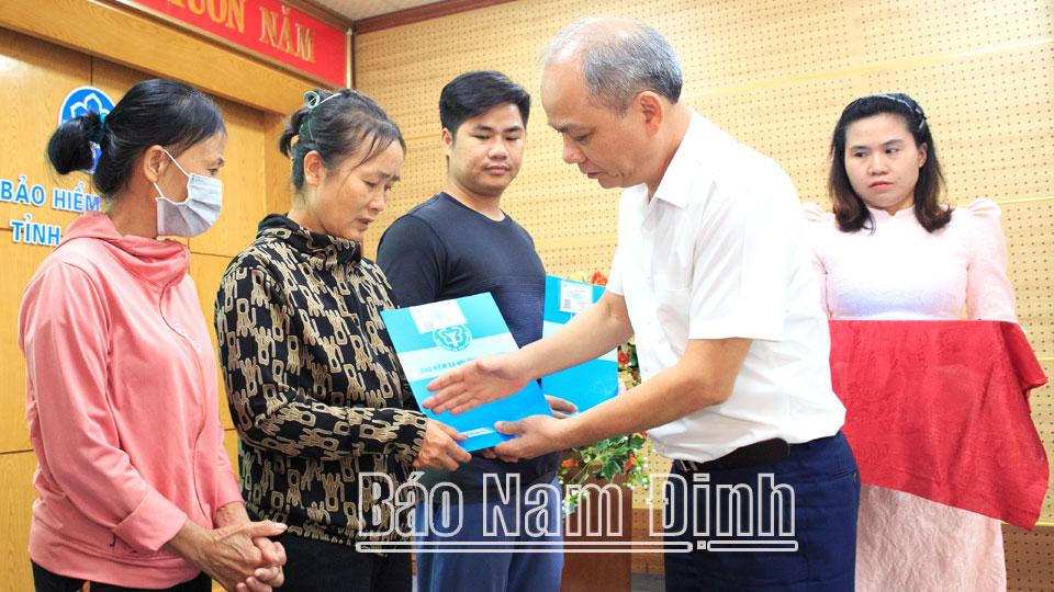 Nỗ lực hoàn thành các chỉ tiêu bảo hiểm xã hội, bảo hiểm y tế