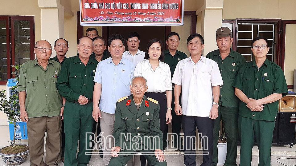 Ấm áp nghĩa tình đồng đội