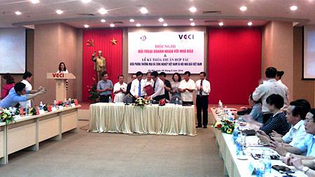 Đối thoại Doanh nhân với Nhà báo