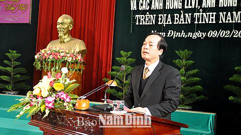 Hội nghị gặp mặt cán bộ chủ chốt của tỉnh đã nghỉ hưu và các Anh hùng LLVTND, Anh hùng Lao động trên địa bàn tỉnh