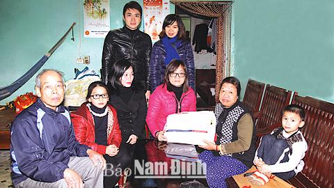 Những tấm lòng thiện nguyện