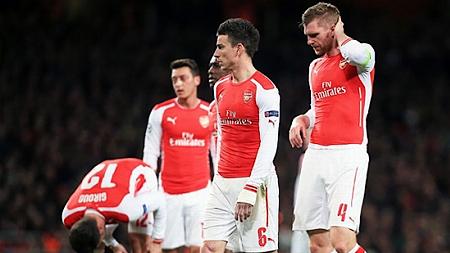 Vòng 1/8 Champions League: Arsenal đại bại trên sân nhà