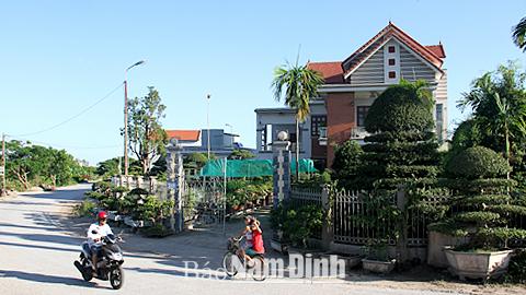 Phát huy vai trò, trách nhiệm người đứng đầu cấp uỷ trong thực hiện nhiệm vụ chính trị ở địa phương, đơn vị