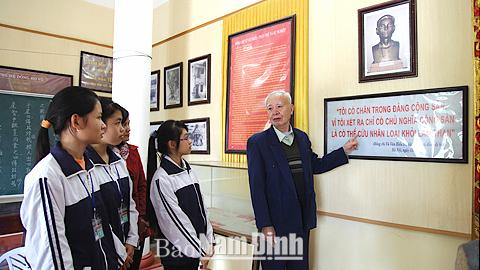 "Sống vì Đảng, chết không rời Đảng"