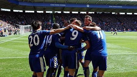 Hòa West Ham 2-2, Leicester bị cản đà tiến