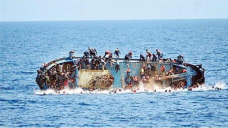 Giải cứu gần 1.000 người trên Địa Trung Hải
