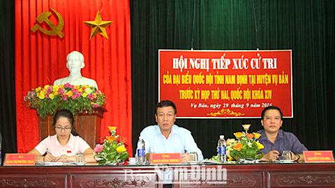 Đoàn đại biểu Quốc hội của tỉnh tiếp xúc cử tri các địa phương trong tỉnh