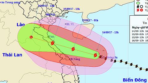 Bão số 10 gió giật cấp 15 tiến vào vùng bờ biển Nghệ An đến Quảng Trị