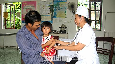 Nâng cao năng lực cán bộ làm công tác chăm sóc sức khỏe bà mẹ, trẻ em