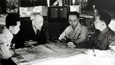 Những năm tháng làm việc bên anh Trường Chinh (kỳ 8)