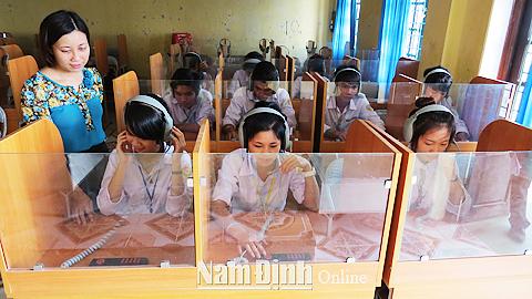 Sơ kết 3 năm thực hiện Đề án thí điểm tăng cường giảng dạy tiếng Anh trong các trường phổ thông