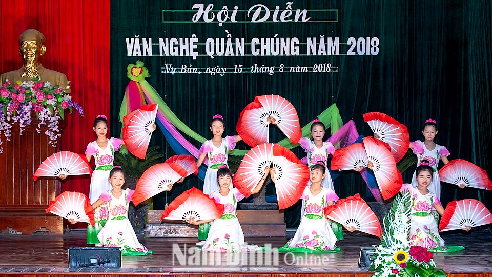 Sức sống văn nghệ quần chúng ở Vụ Bản