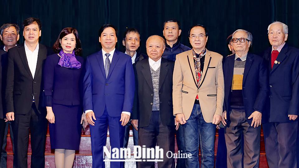 Gặp mặt đầu xuân cán bộ, hội viên Hội Văn học Nghệ thuật tỉnh