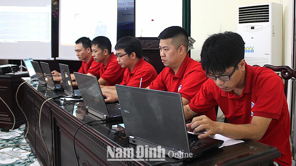 Khắc phục hạn chế, thúc đẩy tiến độ xây dựng chính quyền điện tử