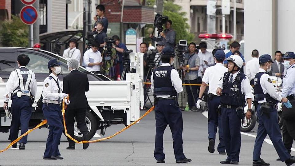 Thủ tướng Nhật Bản cam kết bảo đảm an ninh sau vụ tấn công bằng dao