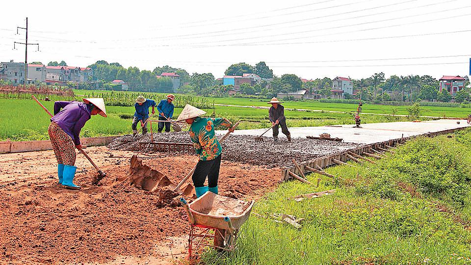Nhân dân Chiền Nguấn phấn khởi chung sức xây dựng nông thôn mới