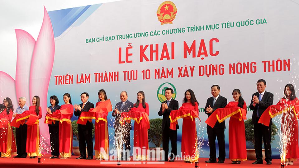 Khai mạc Triển lãm thành tựu 10 năm xây dựng nông thôn mới giai đoạn 2010-2020