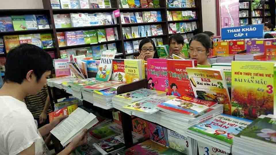 Hạn chế độc quyền trong lựa chọn sách giáo khoa