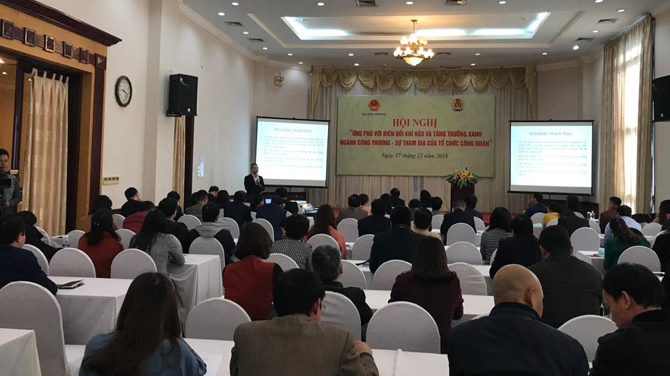 Truyền thông về bảo hiểm vi mô gắn với biến đổi khí hậu