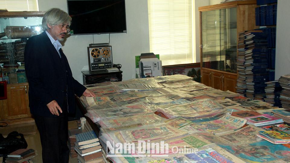 Người đam mê sưu tầm sách báo cũ