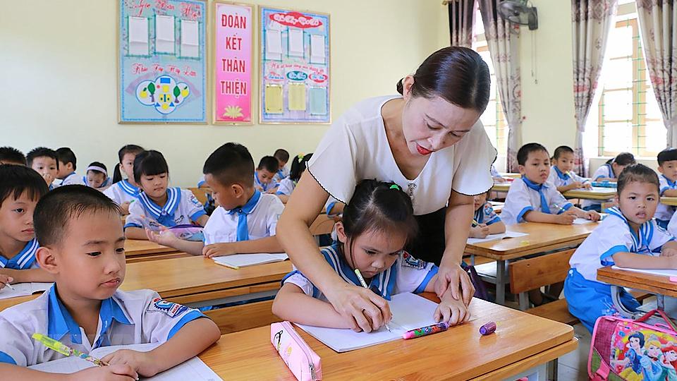 Bộ GD và ĐT yêu cầu không giao thêm bài tập về nhà cho học sinh lớp 1