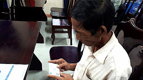 Phấn đấu năm 2021, tất cả người cao tuổi đều có BHYT