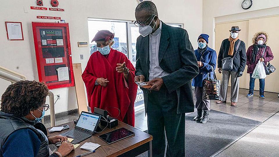 COVAX công bố danh sách phân phối vắc-xin